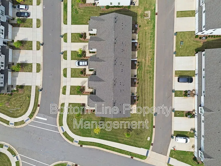 460 Glen Clova Dr — Photo 10