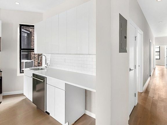 3rd image of 230 President St APT 8