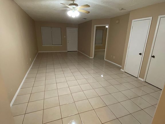 2nd image of 601 McQueary St