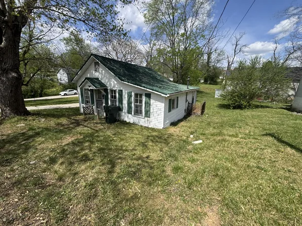 501 W Chestnut St, Dickson, TN 37055