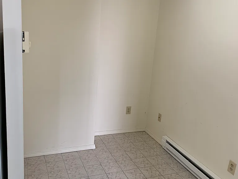 4230 8th Ave NE #102 — Photo 7