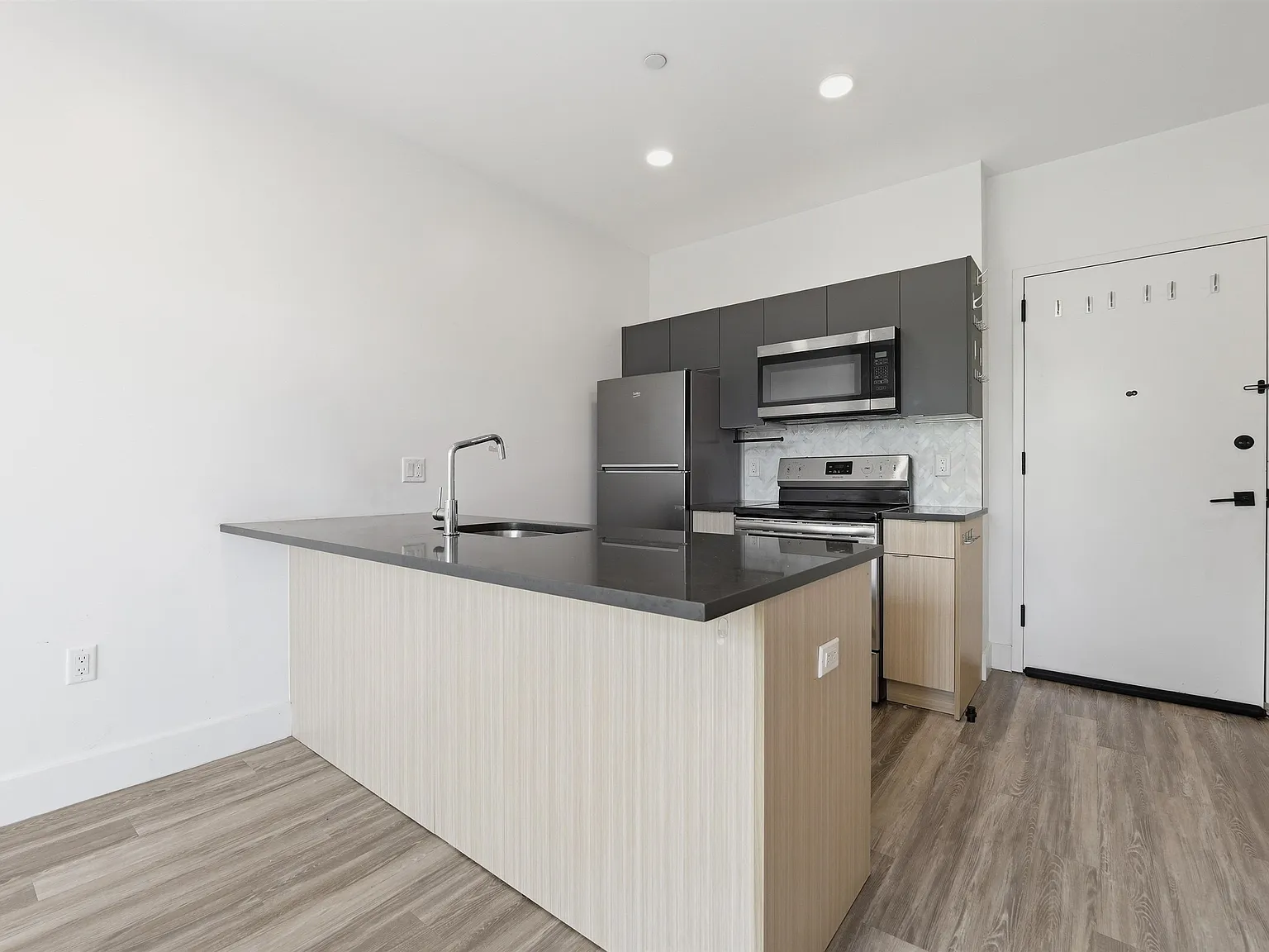 ResidentialLease, JC Bergen-Lafayett, NJ, 07304 — Photo 2