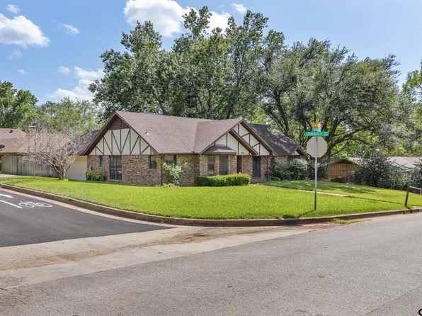 802 Carriage Dr, Tyler, TX 75703