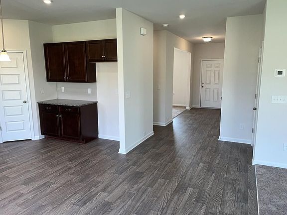 5th image of 115 Lyndhurst Dr