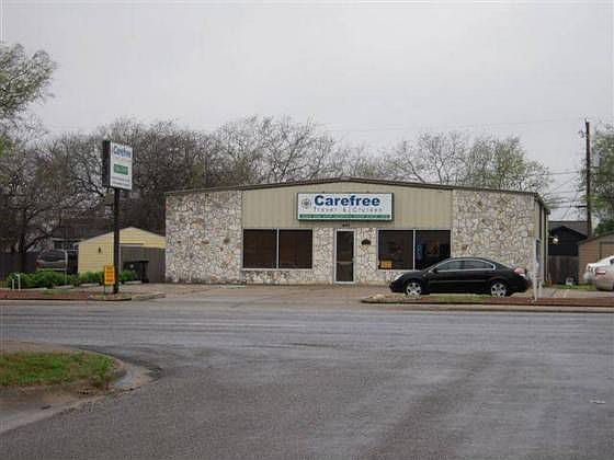 2nd image of 1017 Airline Rd