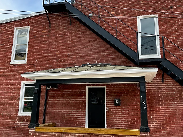 186 W Main St #B — Photo 16