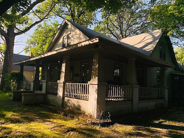 1st image of 106 N Highland Ave