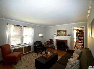 5 Wolf Ave, Malverne, NY 11565