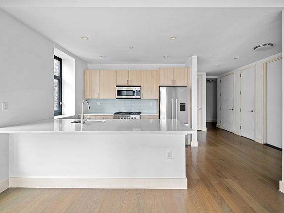 5th image of 17 Convent Ave #3C