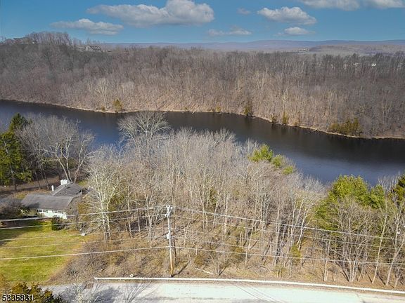 3rd image of 56 Beaver Run Rd