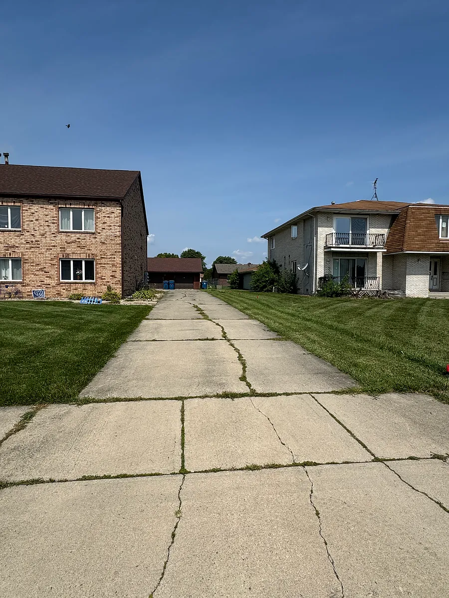 Building Photo - 214 Plum Creek Dr #2-A