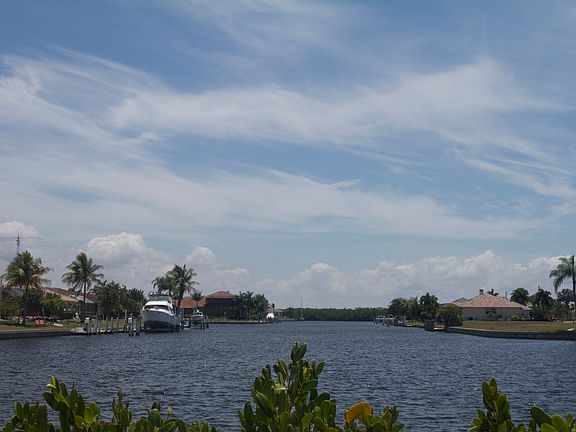 Back yard water view to rim