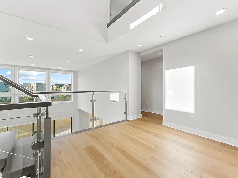 209 Stage — Photo 27