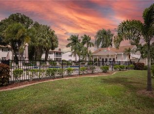 7025 New Post Dr APT 5, North Fort Myers, FL 33917