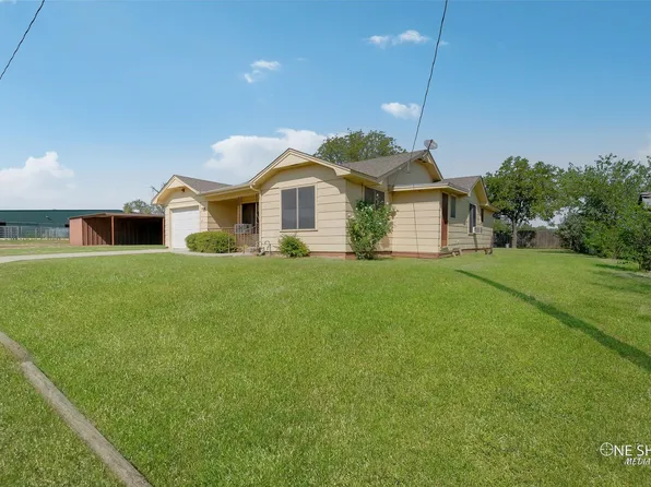 916 Peach St, Coleman, TX 76834