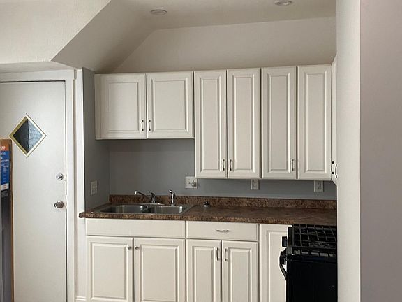 4th image of 1433 Midland Ave #1433