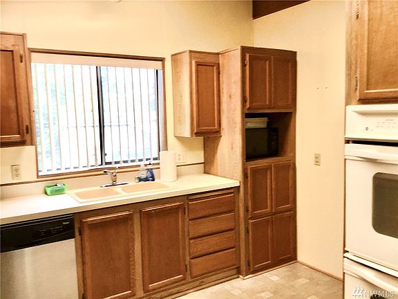 4th image of 5900 64th St NE Unit 189
