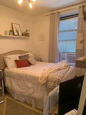 Rented by M.Grossman R.E. Management | media 3