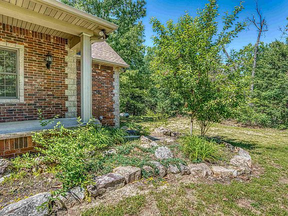 5th image of 263 Doris Jean Rd