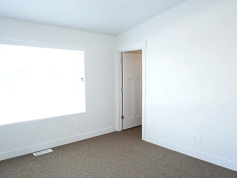 372 W 200 N — Photo 6