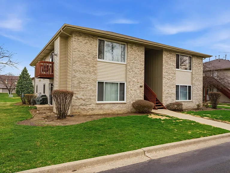 490 Westwood Ct #D — Photo 1