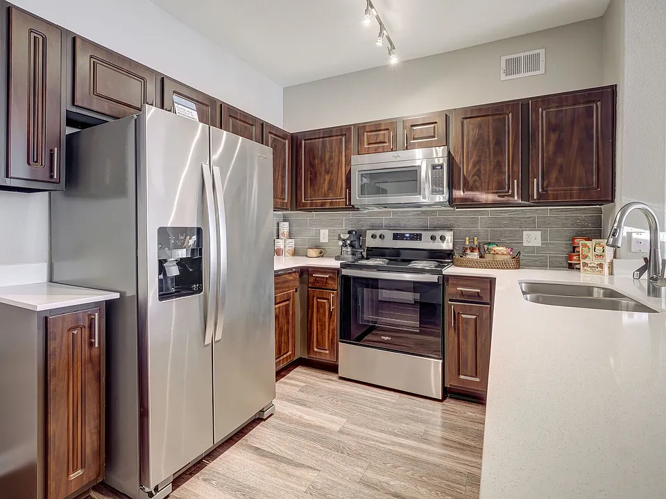Creekside at Highlands Ranch apartments community photo