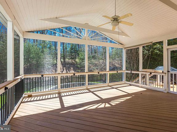 2nd image of 43965 Riverpoint Dr