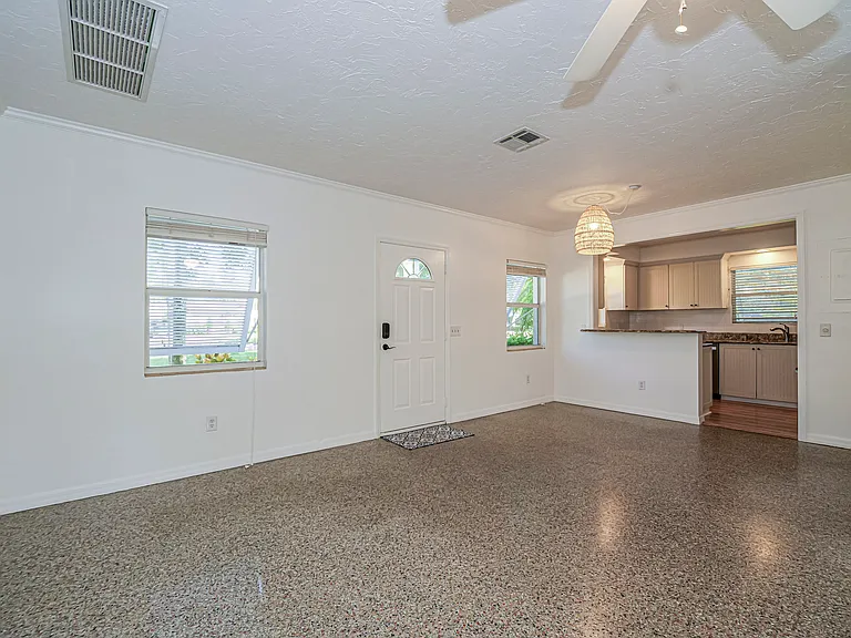2158 Seville Ave — Photo 25