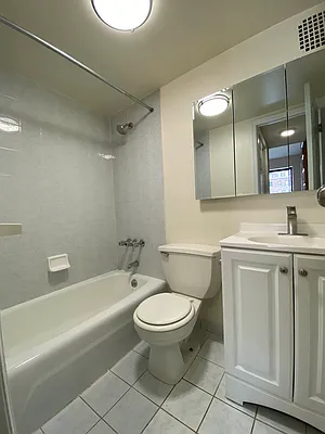 Rented by Harris Philip NYC | media 10