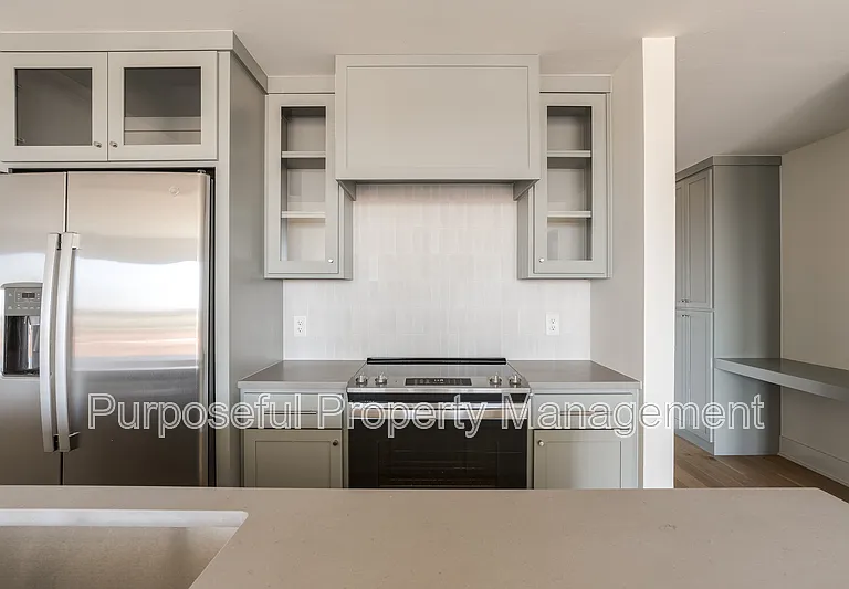 934 Hangar Dr #6 — Photo 13