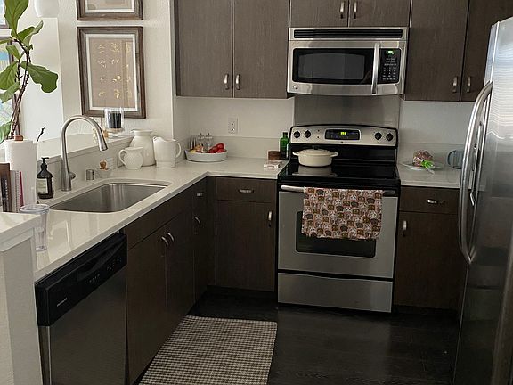 3rd image of 1595 Pacific Ave #207