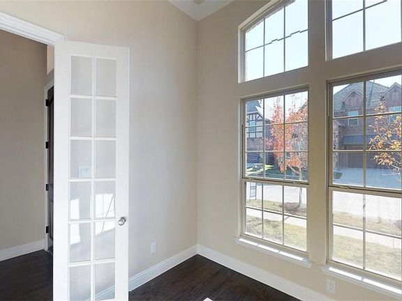3rd image of 5816 Adair Ln