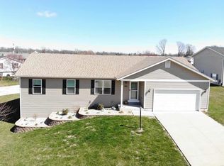 1220 Ranworth Dr, Godfrey, IL 62035