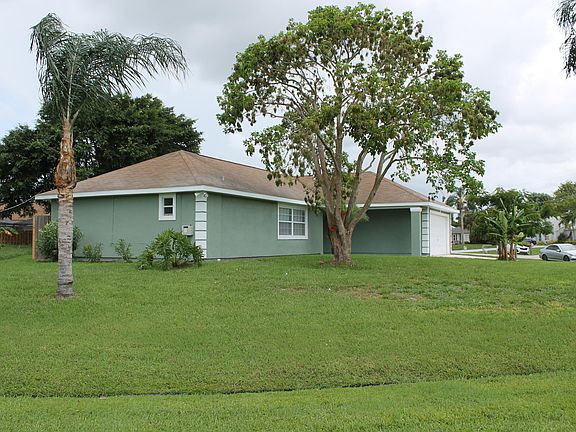 2nd image of 490 SE Thanksgiving Avenue