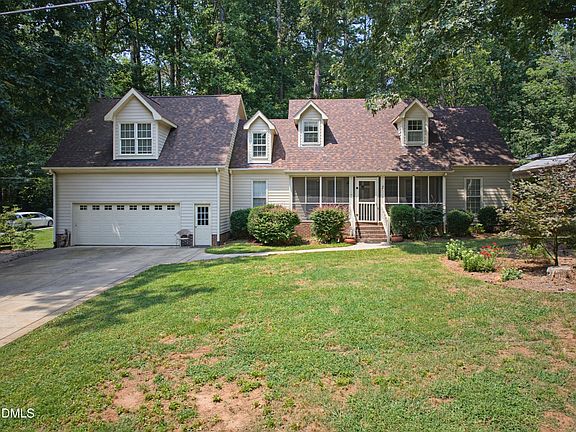 2nd image of 101 Oakwood Dr