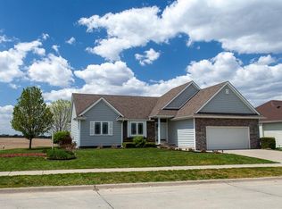 960 S 16th St, Adel, IA 50003