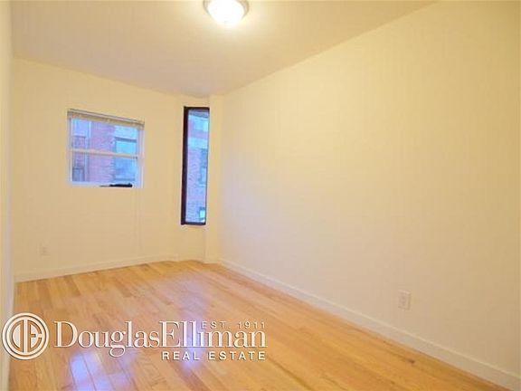 5th image of 40 E 12th St Ph O