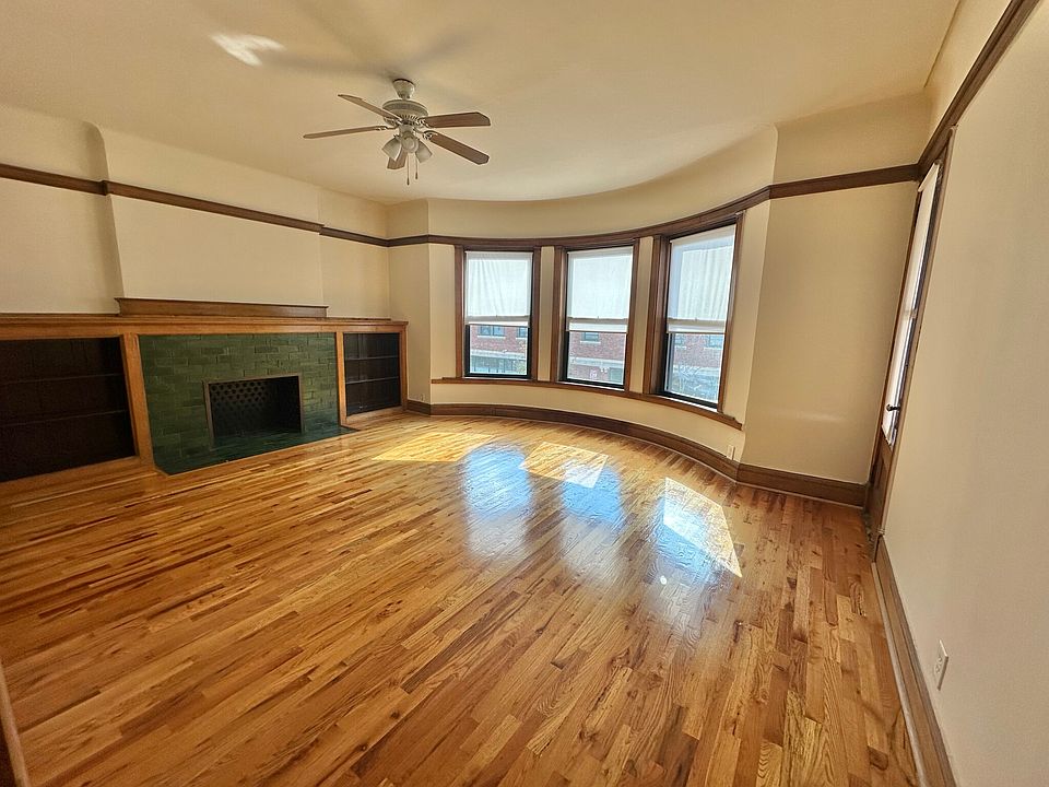 1st image of 1008 W Argyle St APT 2E