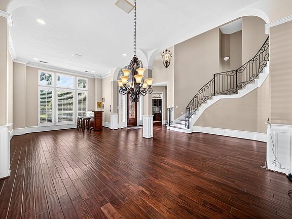 4th image of 16410 Emilia Ct