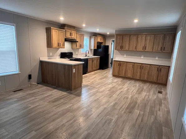 28 Parkview Dr Lot 28, Vincennes, IN 47591
