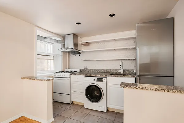 Rented by Compass | media 9