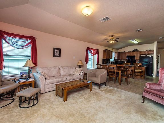 3rd image of 375 Oxford Dr