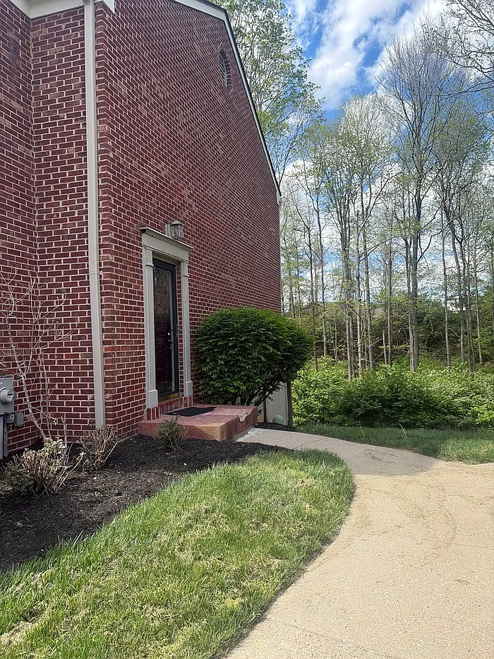 Building Photo - 9110 Dominion Cir