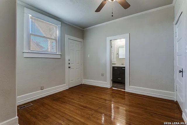 130 E Craig Pl — Photo 10