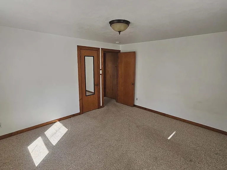 100 E 3rd St #3 — Photo 9