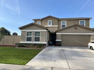 533 Rebeca Ave, Sanger, CA 93657