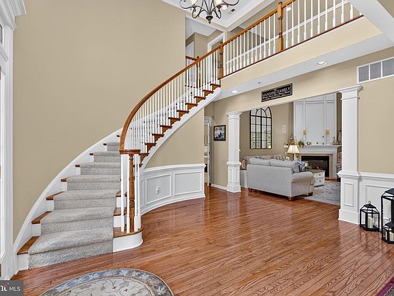 3rd image of 423 Merlin Rd