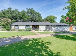 124 Cliffside Dr S, Burleson, TX 76028