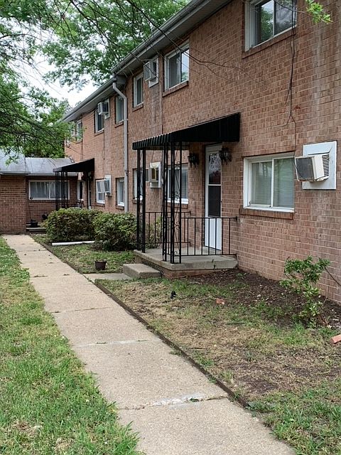 2nd image of 4027 Macarthur Ave #10704753