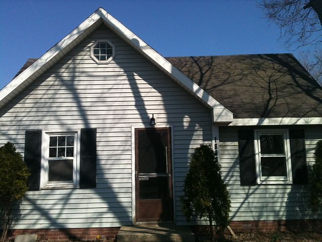 1st image of 1609 Round Lake Dr